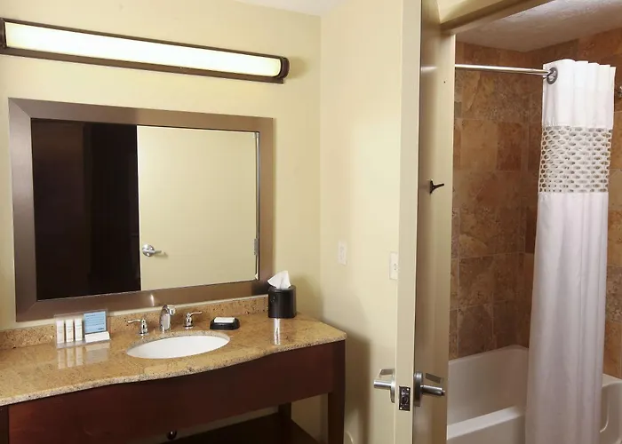 Hotel Hampton & Medical Center Fargo
