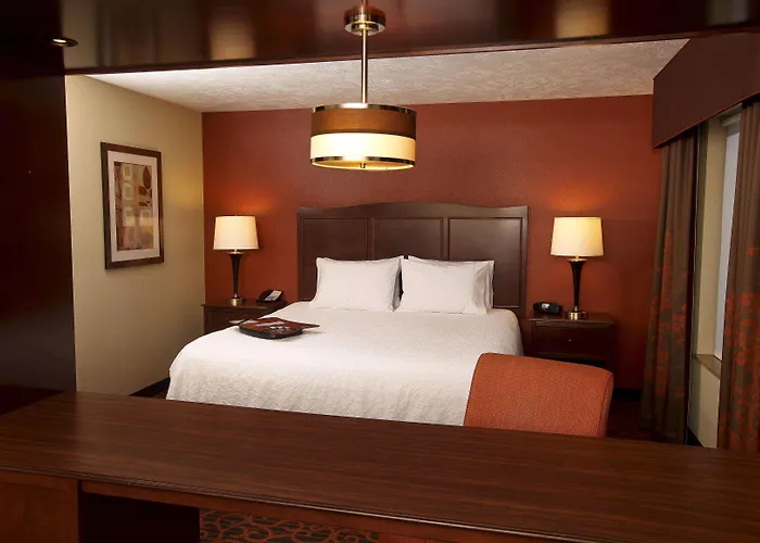 Hotel Hampton & Medical Center Fargo