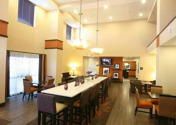 Hampton & Medical Center 3*