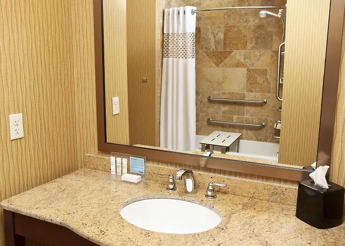 Hotel Hampton & Medical Center