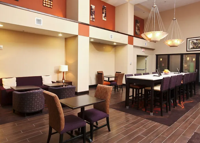 Hampton & Medical Center Hotel 3*