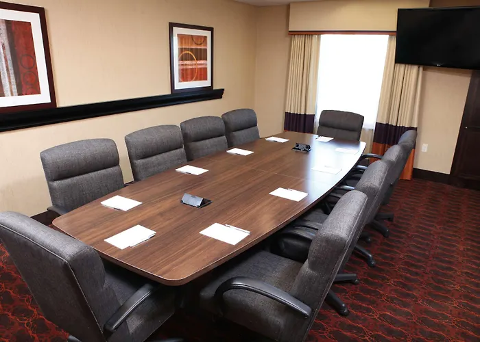 Hampton & Medical Center Hotel 3*