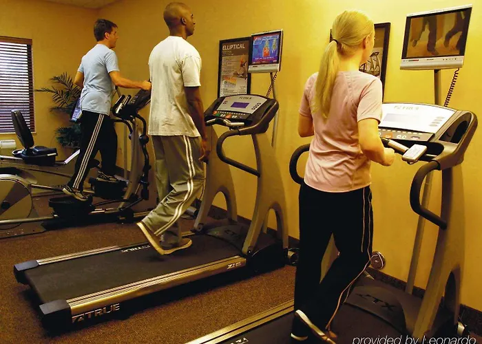Hampton & Medical Center Hotel 3*