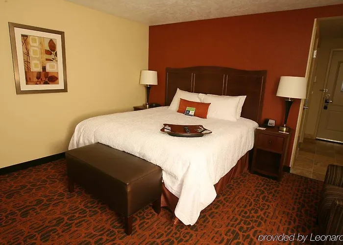 Hotel Hampton & Medical Center Fargo